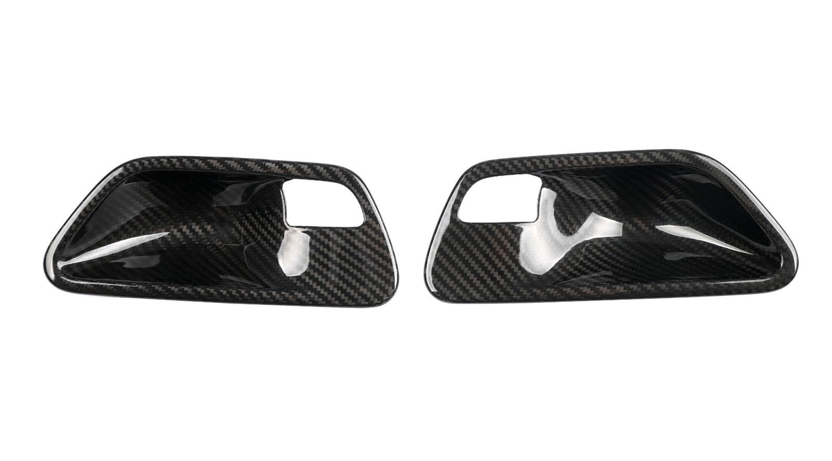 2 db carbon belső ajtónyitó keret borítás fehér háttér előtt – BMW F32