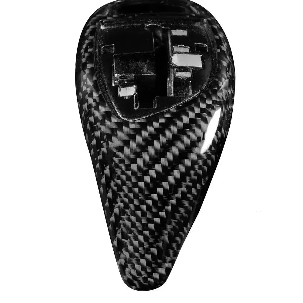Carbon váltógomb borítás tetejének szövésmintája közelről – BMW F30 / F32