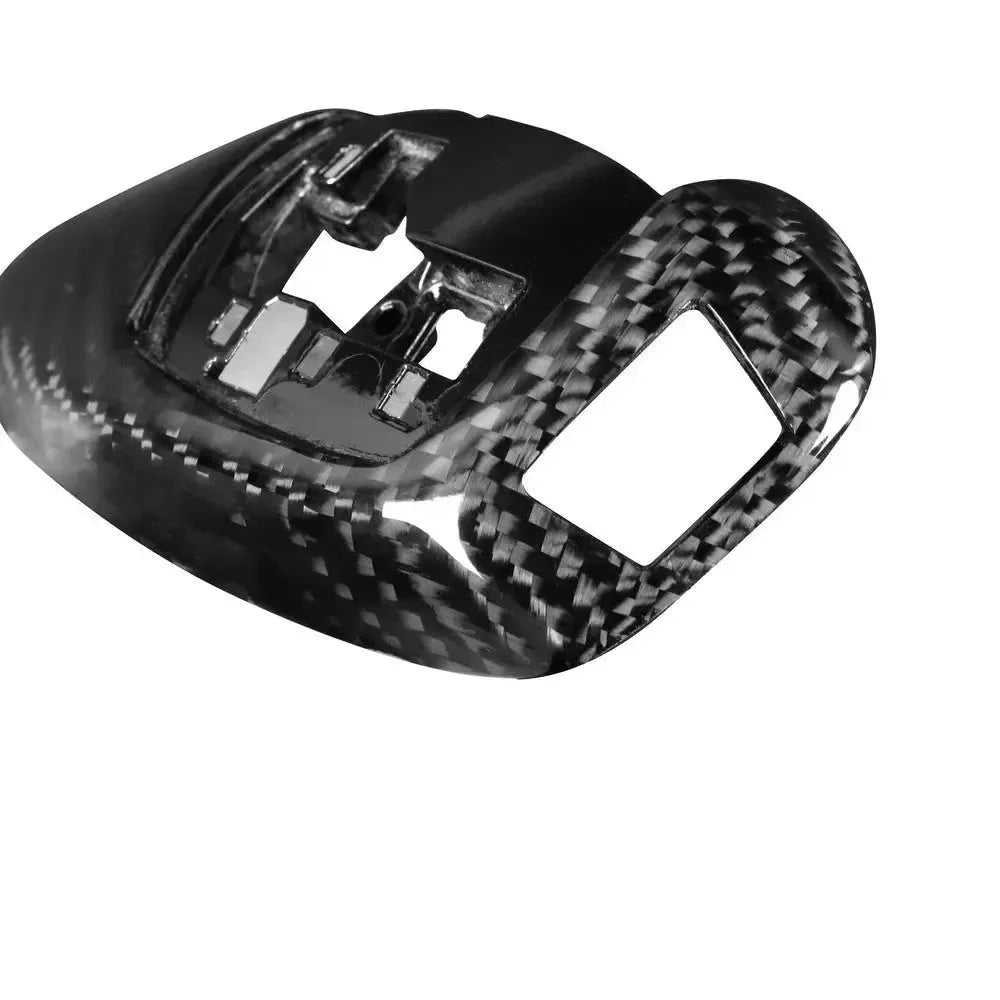 Automata váltógomb carbon borításának elülső nyílása közelről – BMW F30 / F32