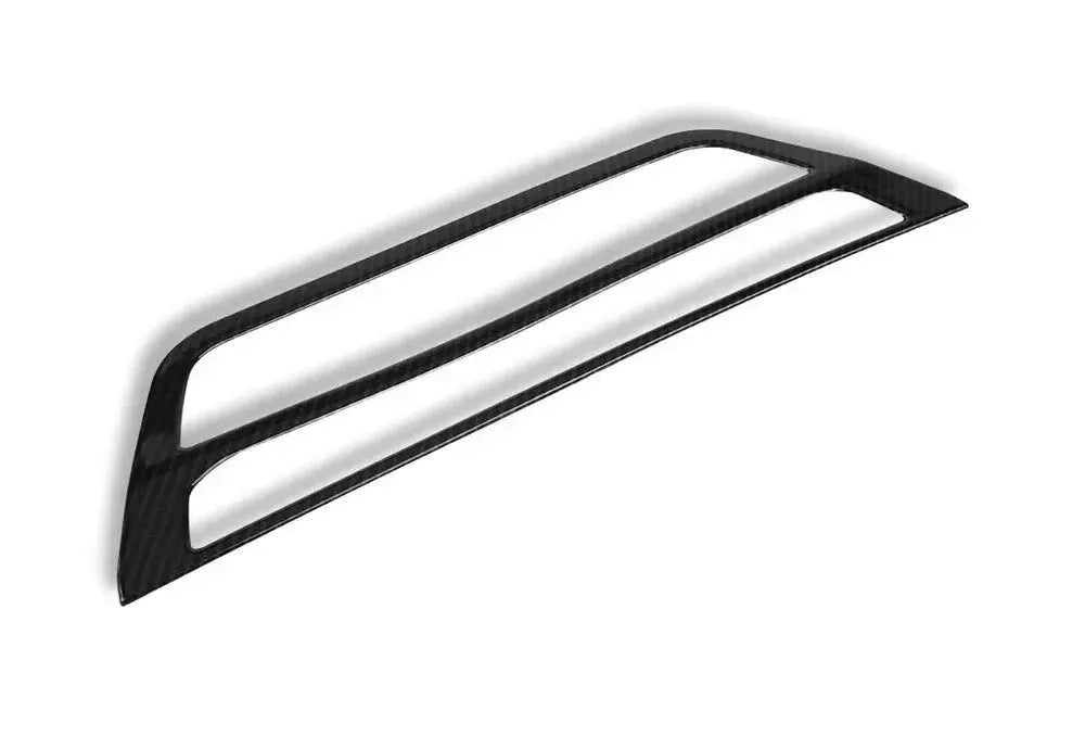 Carbon climate and radio console trim, angled side view – BMW F90 M5 and G30 5 Series