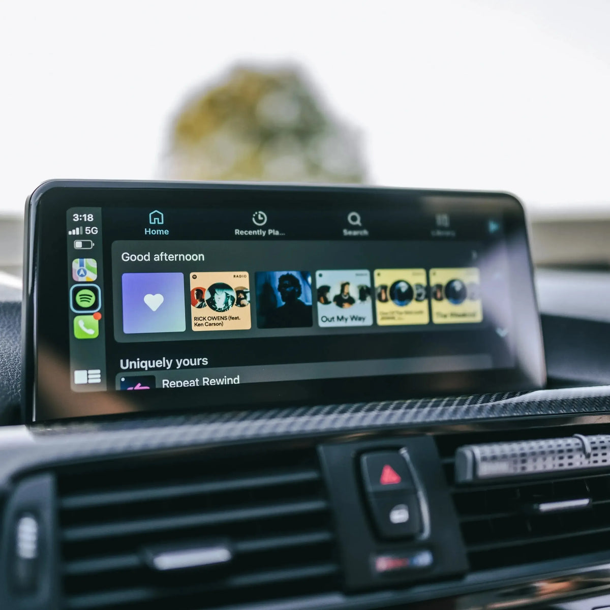 Apple CarPlay music player app on the display – BMW F87 M2