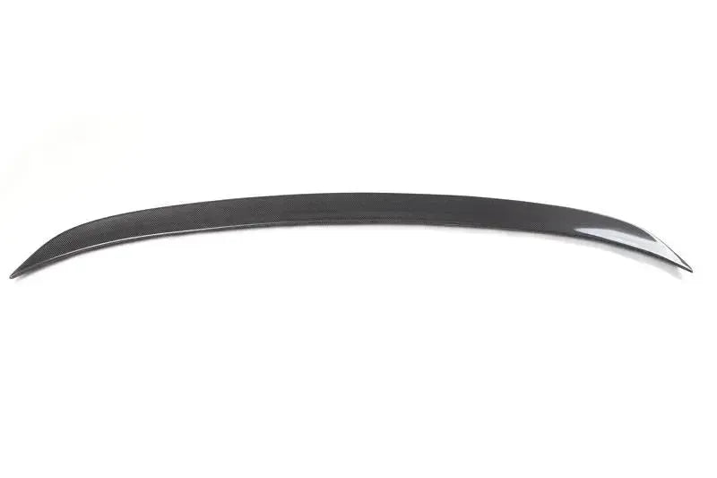 Carbon csomagtartó spoiler egyenesen hátulról, fehér háttéren (3D Style) – BMW F80 M3 / F30