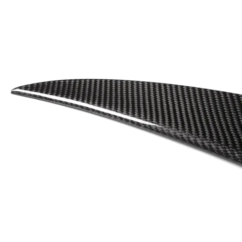 Spoiler vége közelről, látható carbon szövéssel (MP Style) – BMW F80 M3 / F30