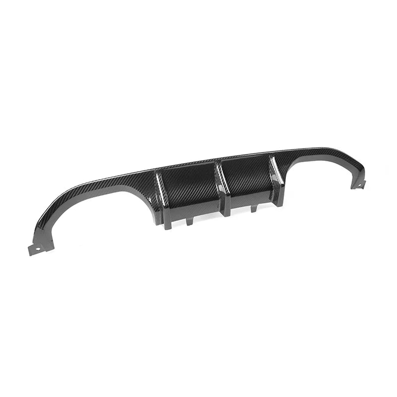 Carbon hátsó diffúzor bordákkal, hátulnézetből (MP Style) – BMW F80 M3 / F82 M4