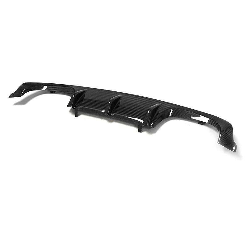 Egydarabos carbon hátsó diffúzor ferde felülnézetből (Performance Style) – BMW F80 M3 / F82 M4
