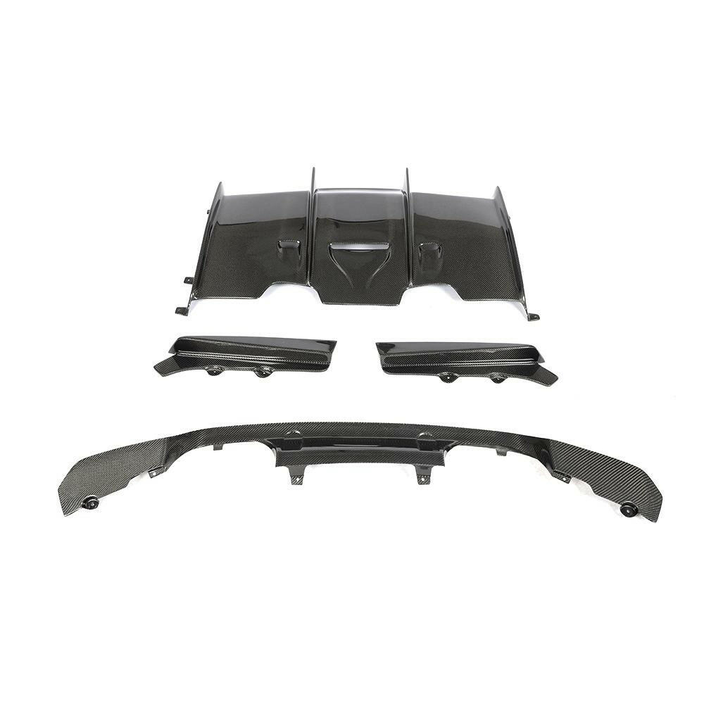 Carbon fiber hátsó diffúzor szett, 4 db, ferde nézetből (PSM Style) – BMW F80 M3 / F82 M4