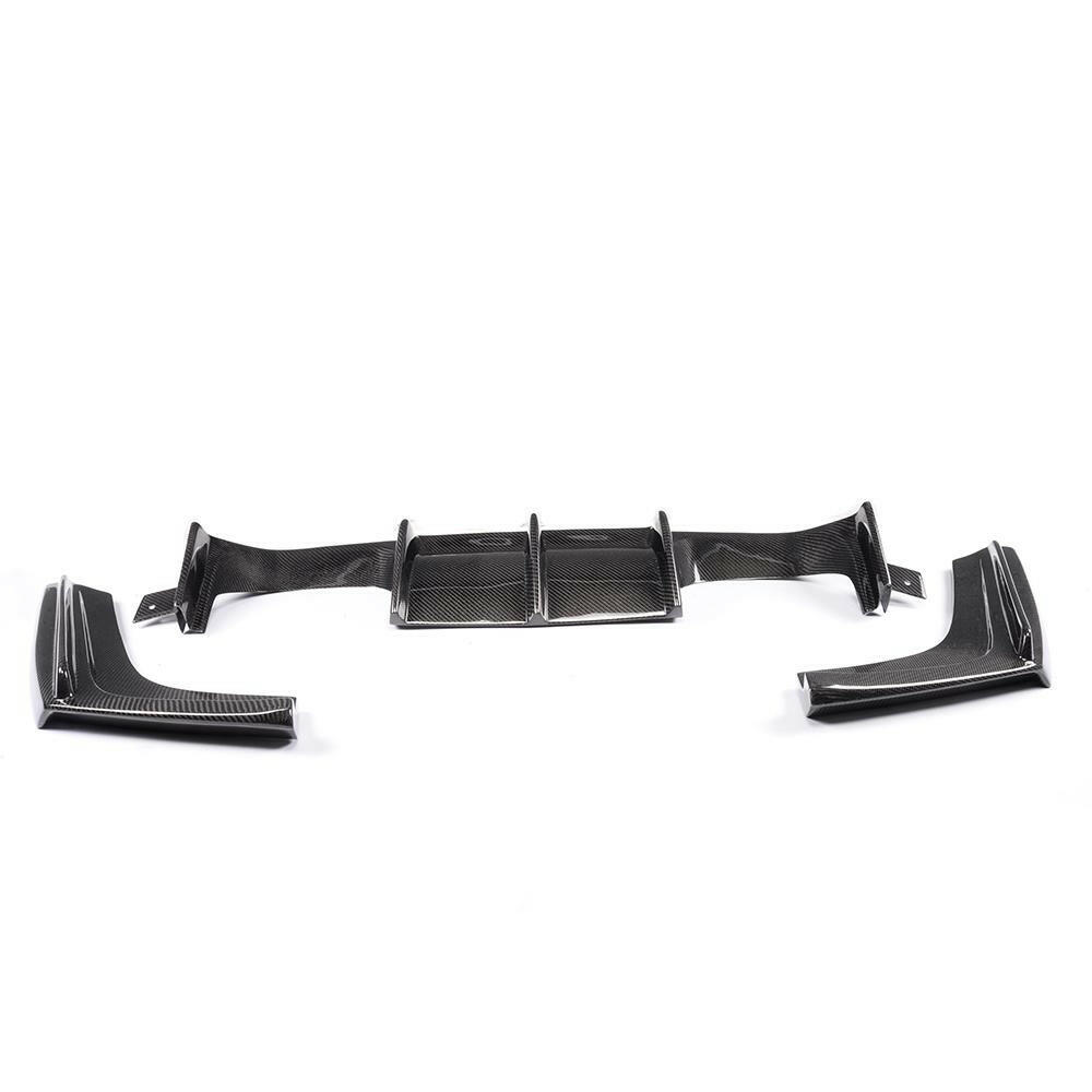 Diffúzor és 2 sarok splitter hátulnézetből, 3 darab carbon elem (V Style) – BMW F80 M3 / F82 M4