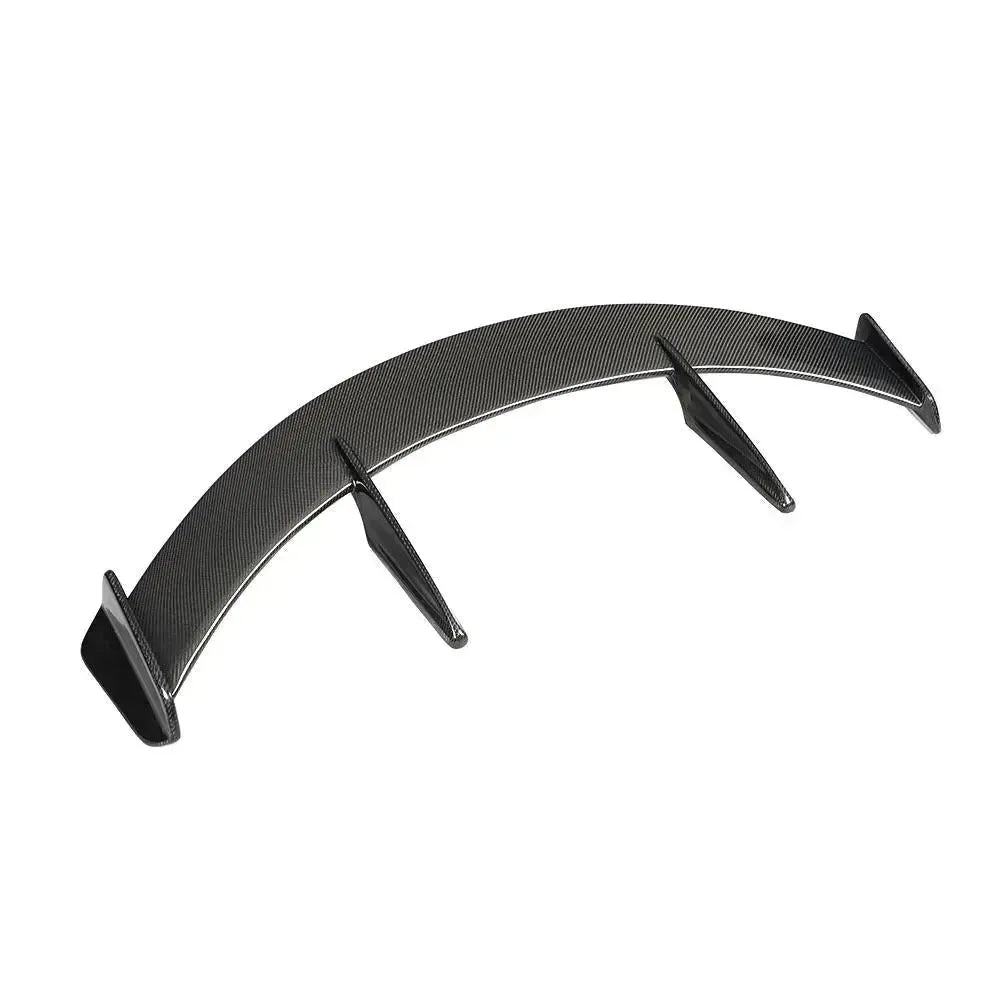 Carbon GT hátsó szárny tartóoszlopokkal, ferde nézetből (MHC Style) – BMW F80 M3 / F82 M4