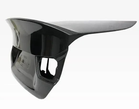 Integrated ducktail lip of the carbon trunk lid, three-quarter side view (CSL Style) – BMW F82 M4