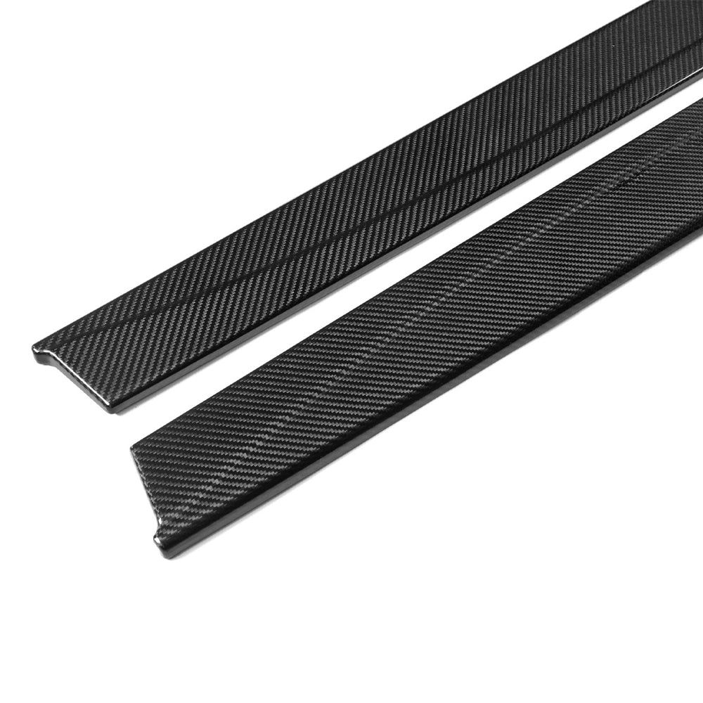 Carbon side skirts close-up: weave pattern and tapering ends, 2 pieces (MP Style) – BMW F82 M4 / F83 M4