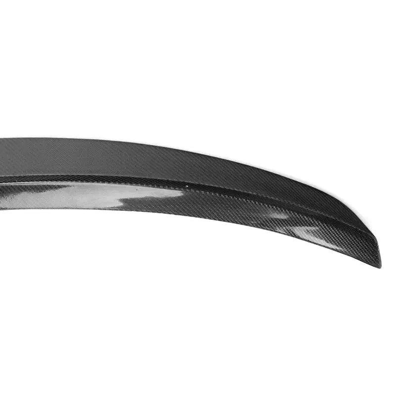 End profile and weave of the carbon trunk spoiler in a close-up (3D Style) – BMW F82 M4 / F83 M4