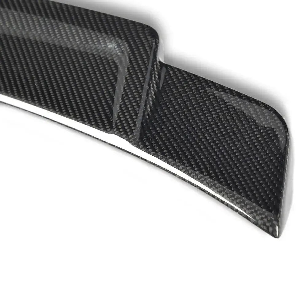 Carbon ducktail spoiler end and weave pattern, close-up (Exotic Style) – BMW F82 M4 / F83 M4