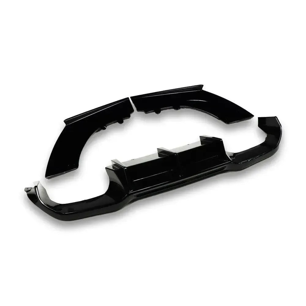 Fényes fekete ABS hátsó diffúzor sarokelemekkel, háromnegyed nézetből (MTC Style) – BMW F87 M2