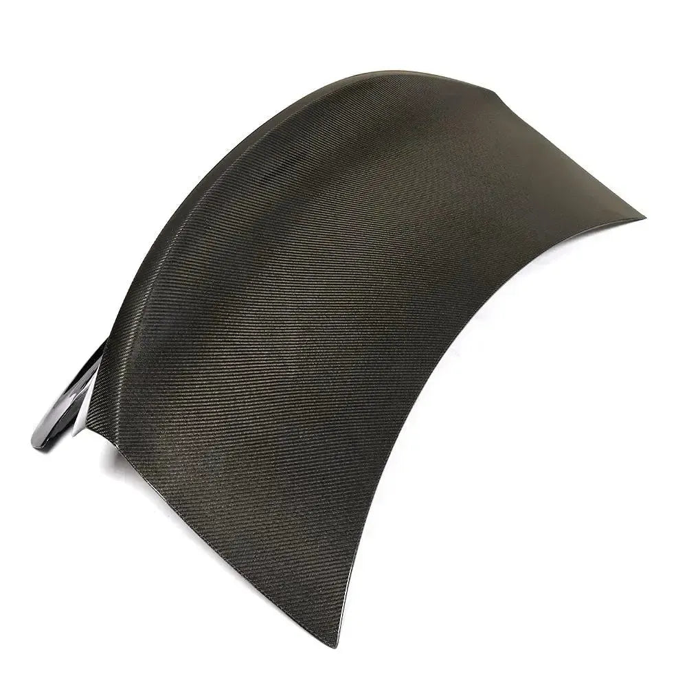 Carbon fiber csomagtartó fedél szövésmintája közelről, felülnézetből (CSL Style) – BMW F87 M2