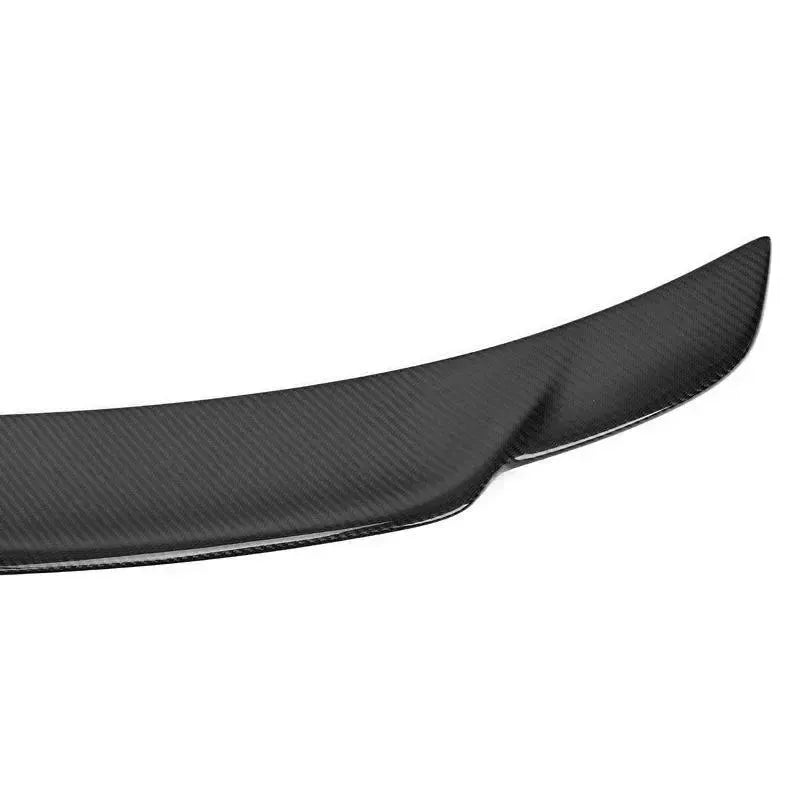Carbon fiber spoiler felhajló vége közelről (Exotics Style) – BMW F87 M2