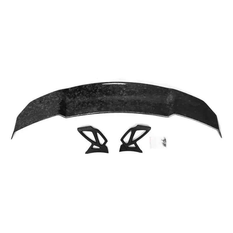 Forged carbon hátsó szárny két tartóval, felülnézetből (V Style) – BMW F87 M2