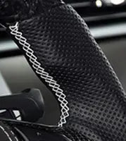 Bmw g szériás egyedileg készített fekete hálós kormányvédő ezüst lánc díszítéssel carbon fiber stílusban