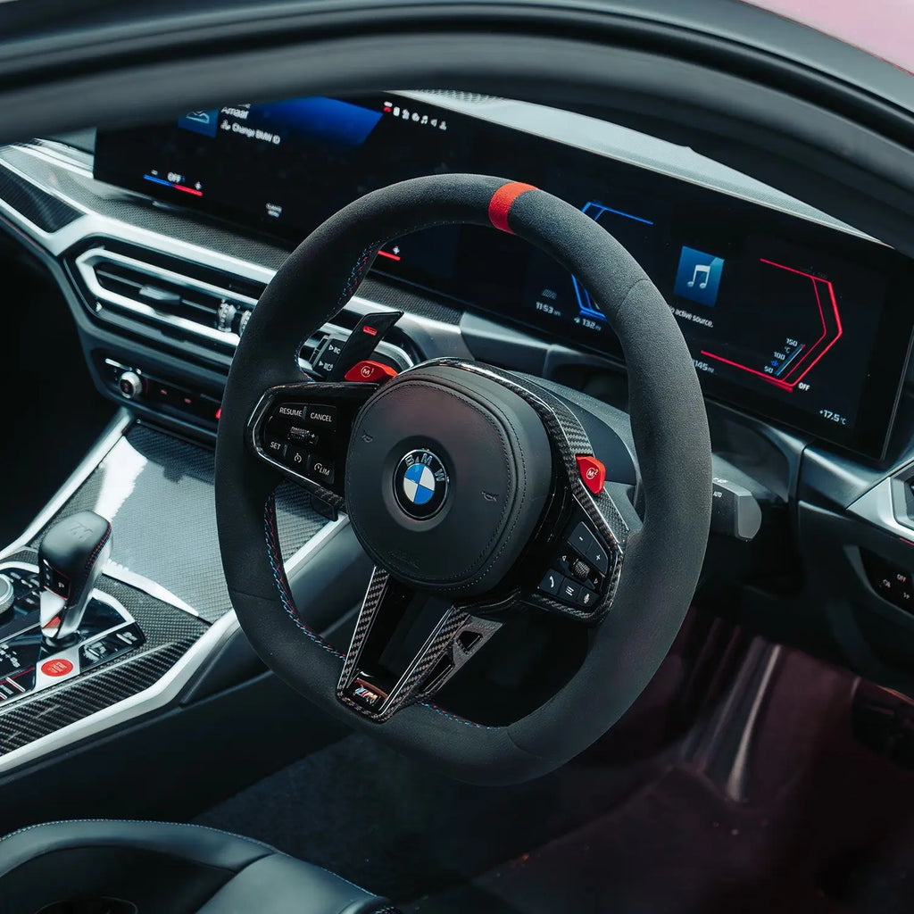 Bmw g szériás alcantara kormány fekete suede bevonattal carbon fiber és piros varrással a kipufogó rendszerhez