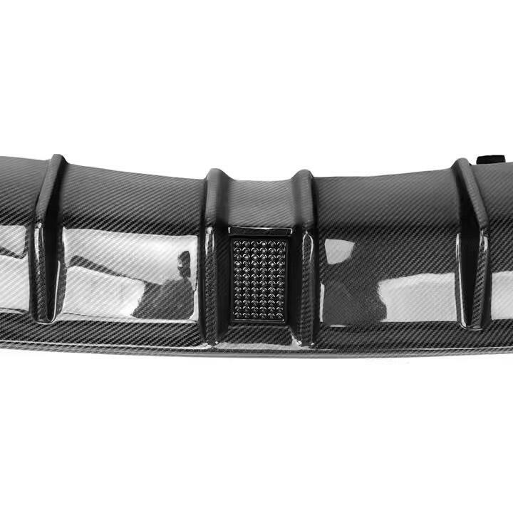 Center LED brake light and carbon fins of the diffuser, close-up (CMST Style LED) – BMW G20 3 Series