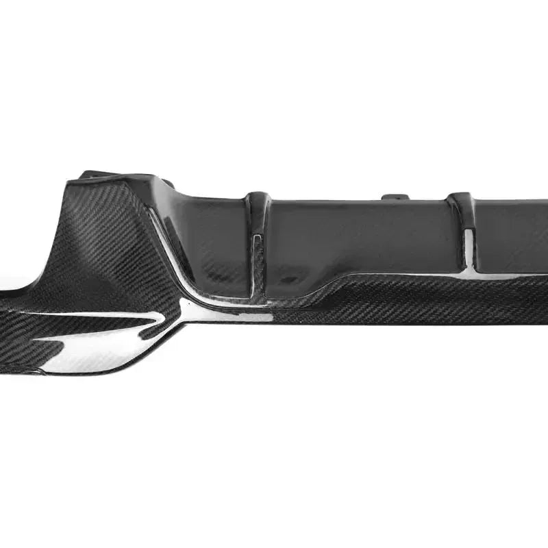 Center fins and weave pattern of the carbon rear diffuser, close-up (MP Style) – BMW G20 3 Series