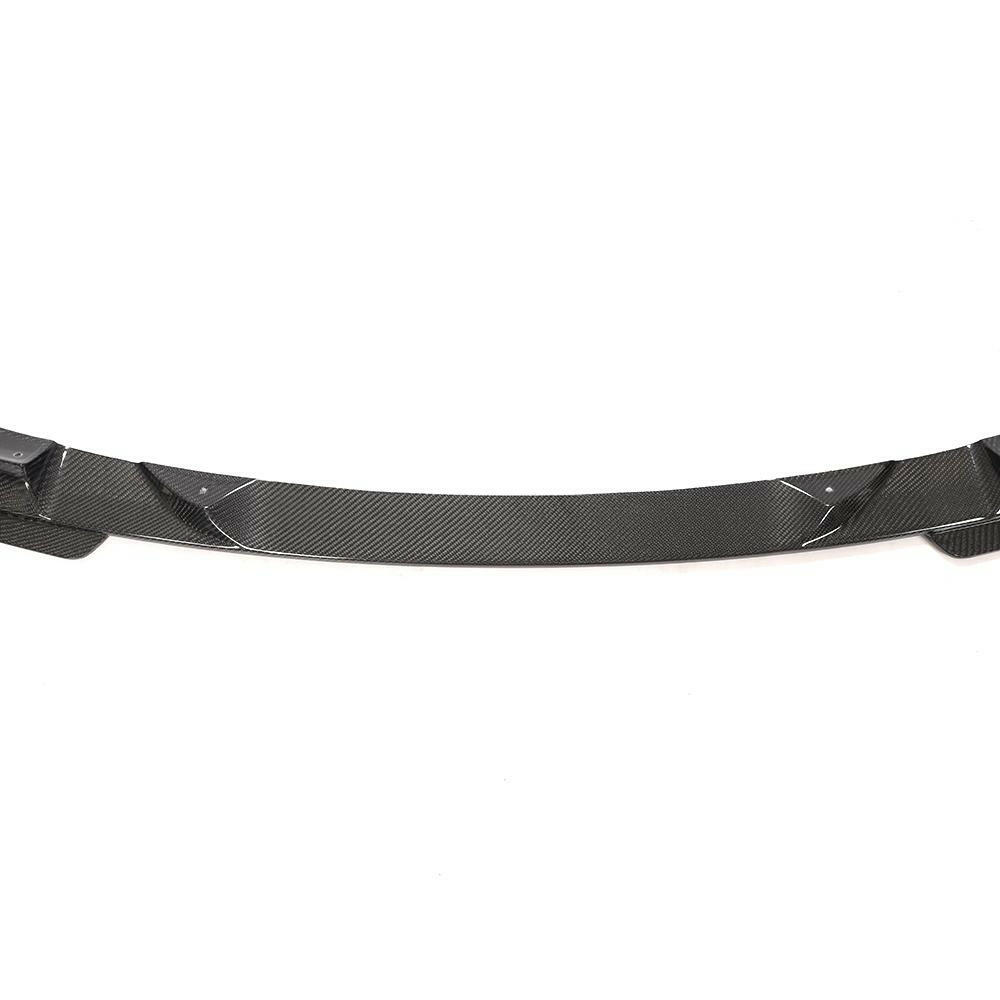 Center section and weave pattern of the carbon front lip, close-up (3D Style) – BMW G20 3 Series
