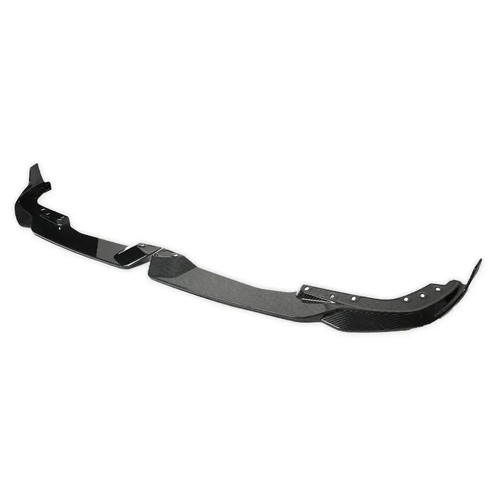 Joined two-piece carbon front lip, left three-quarter view (MP Style V2) – BMW G20 3 Series