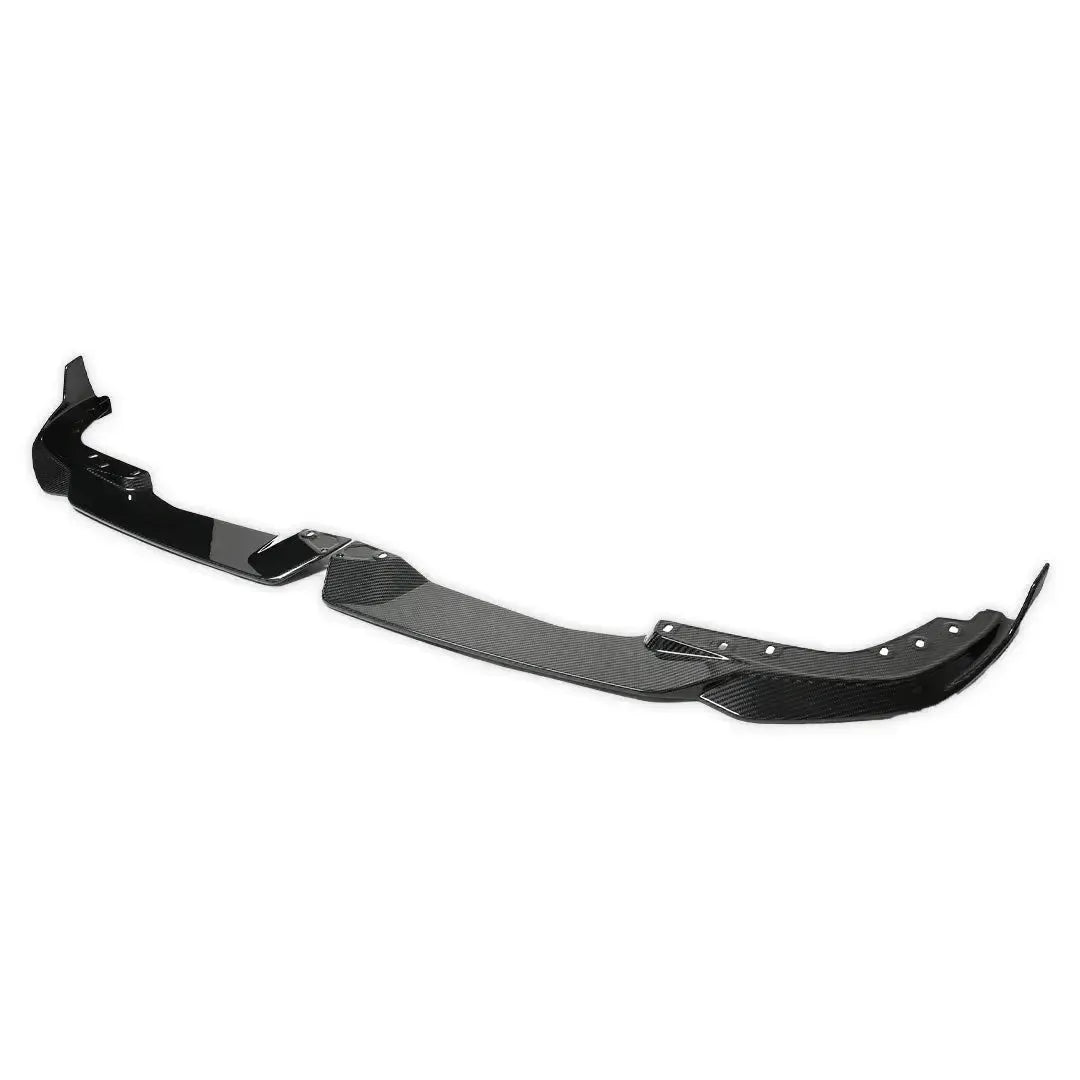Joined two-piece carbon front lip, left three-quarter view (MP Style V2) – BMW G20 3 Series