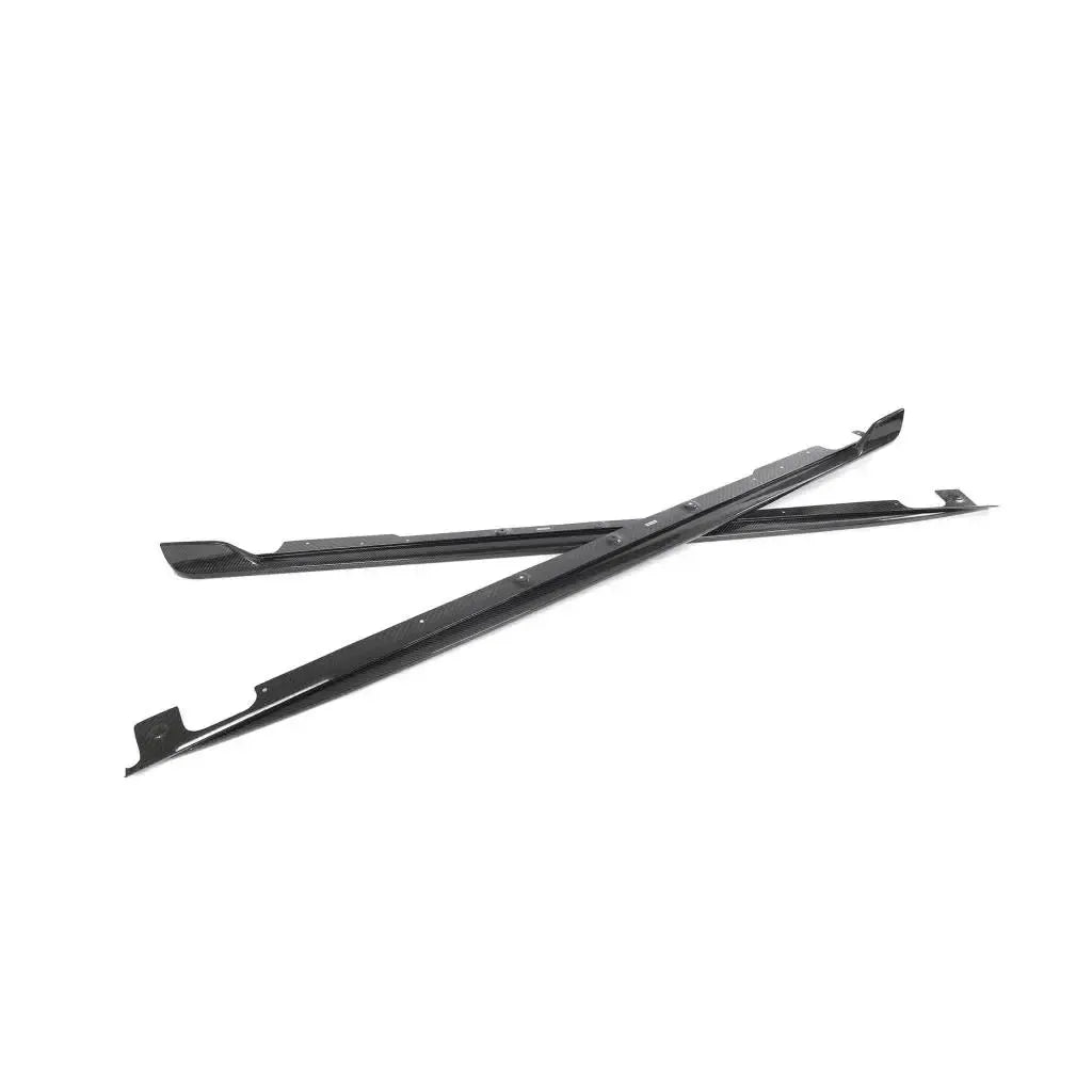 Carbon side skirts laid crosswise, angled view (LCI V1 Style) – BMW G20 3 Series