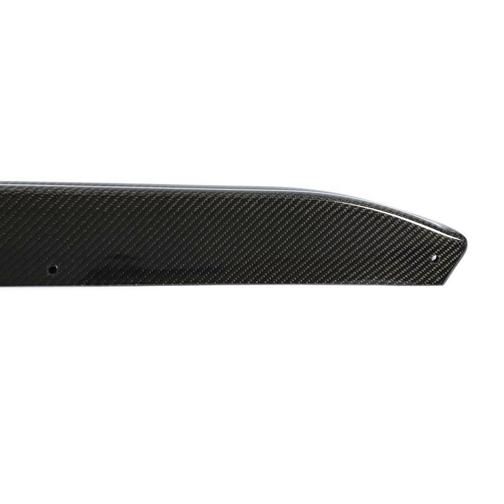 Close-up of the carbon side skirt rear end, weave visible (MP Style) – BMW G20 3 Series