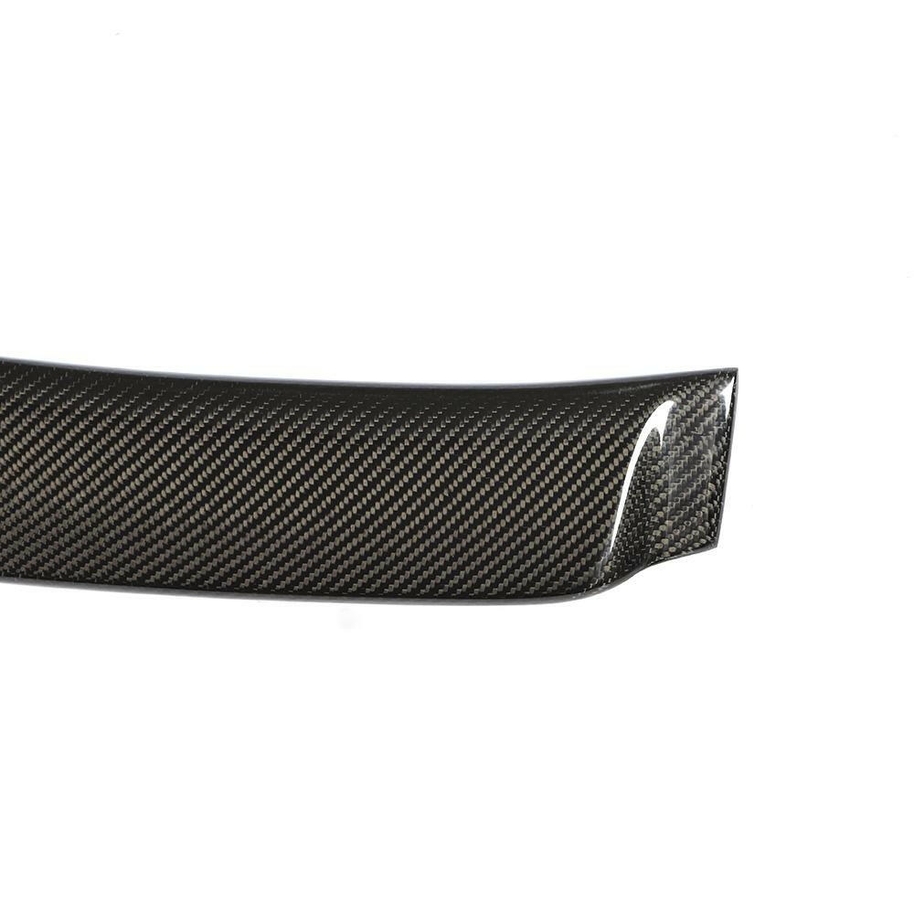 Close-up of the carbon roof spoiler end and weave pattern – BMW G20 3 Series