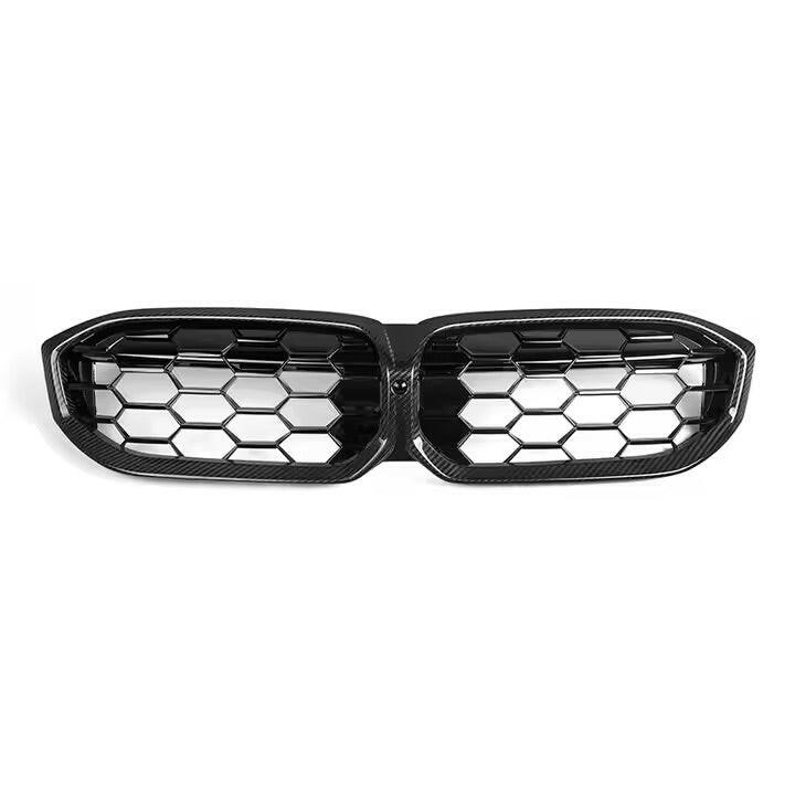 LCI kidney grille with carbon frame and black diamond-pattern inserts, front view (Diamond Style) – BMW G20 3 Series
