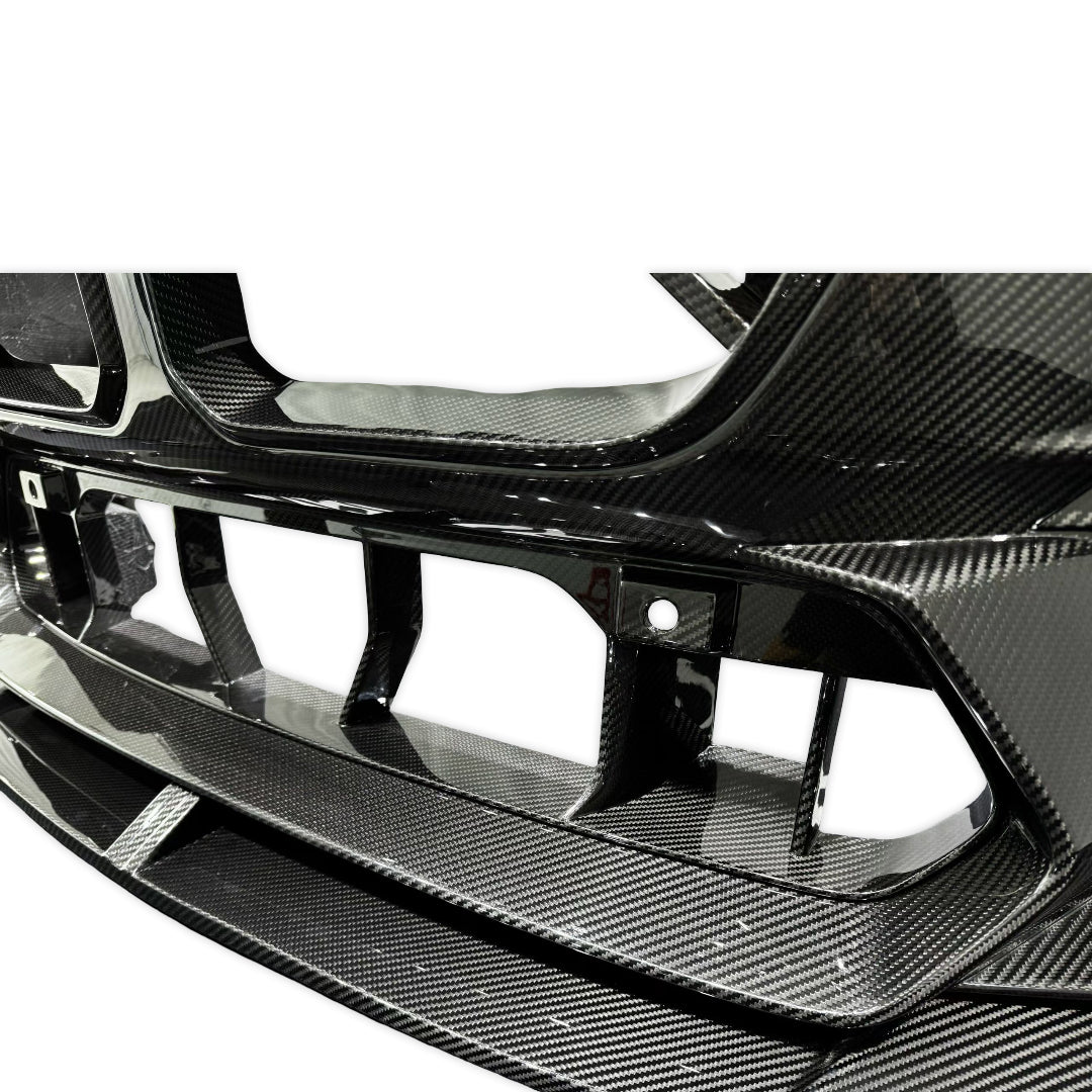 Carbon első lökhárító alsó légbeömlője és splittere közelről (AD Style) – BMW G87 M2