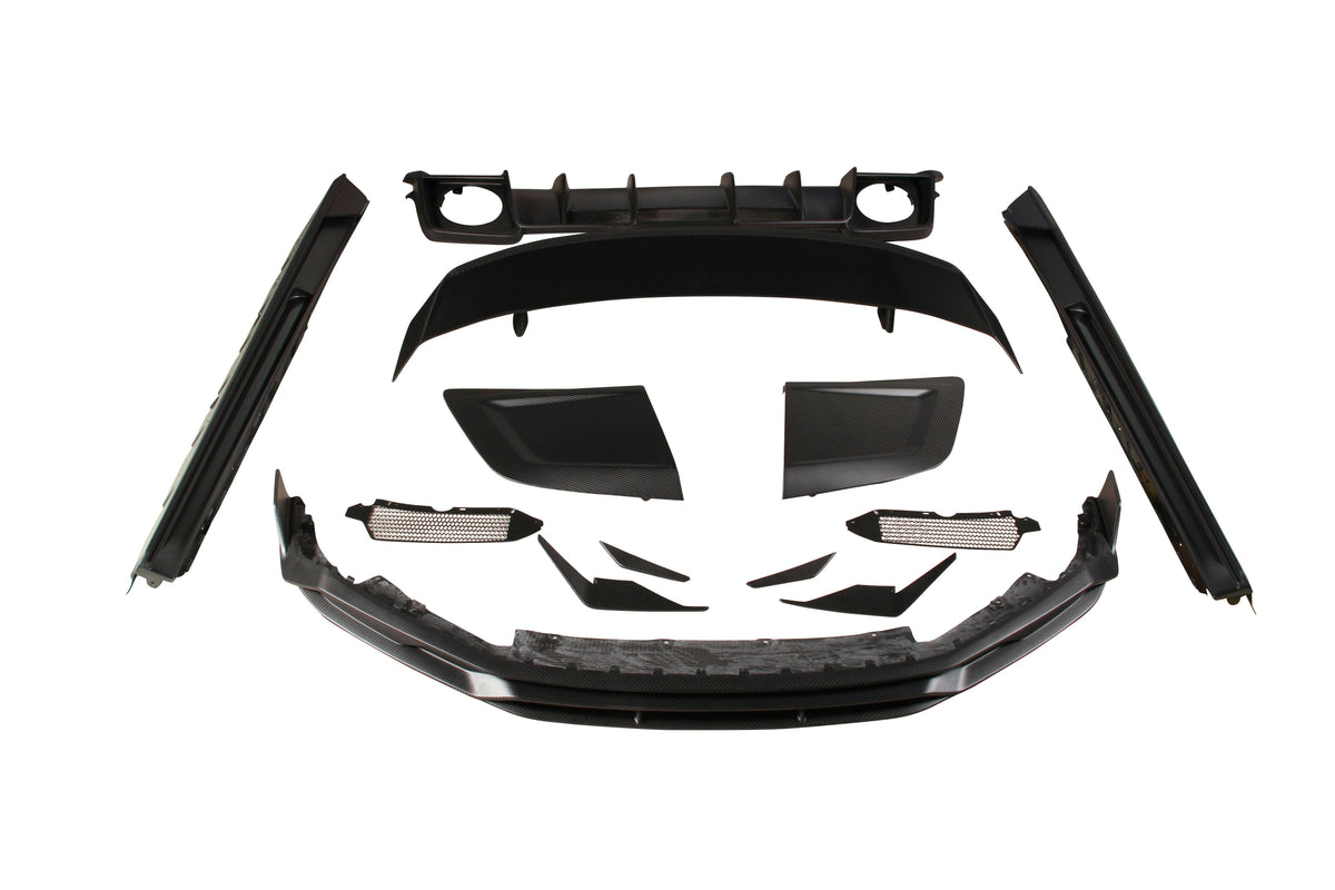 13 darabos carbon fiber aero body kit kiterítve, elölnézetből (Paktechz Style) – Audi R8 4S Facelift