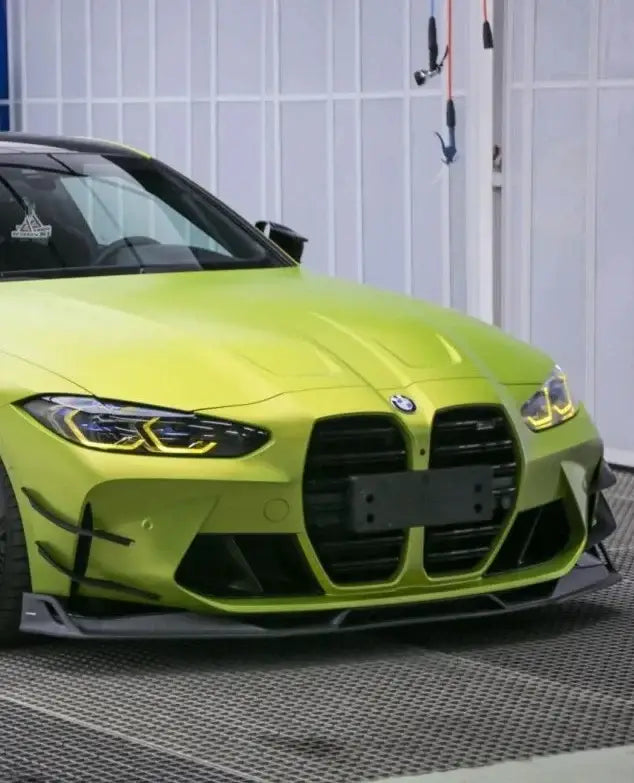 Vibráló limezöld bmw m3 karbon szén első koptató az agresszív kipufogó rendszer kiemelésére
