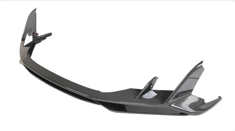 Finned carbon front lip, 3/4 view (Capristo Style) – Audi R8 4S Facelift