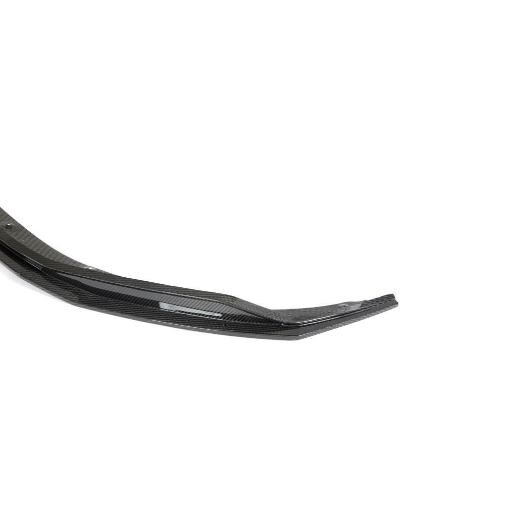 Close-up of the narrow carbon front lip end (GT Style) – Audi R8 4S Facelift