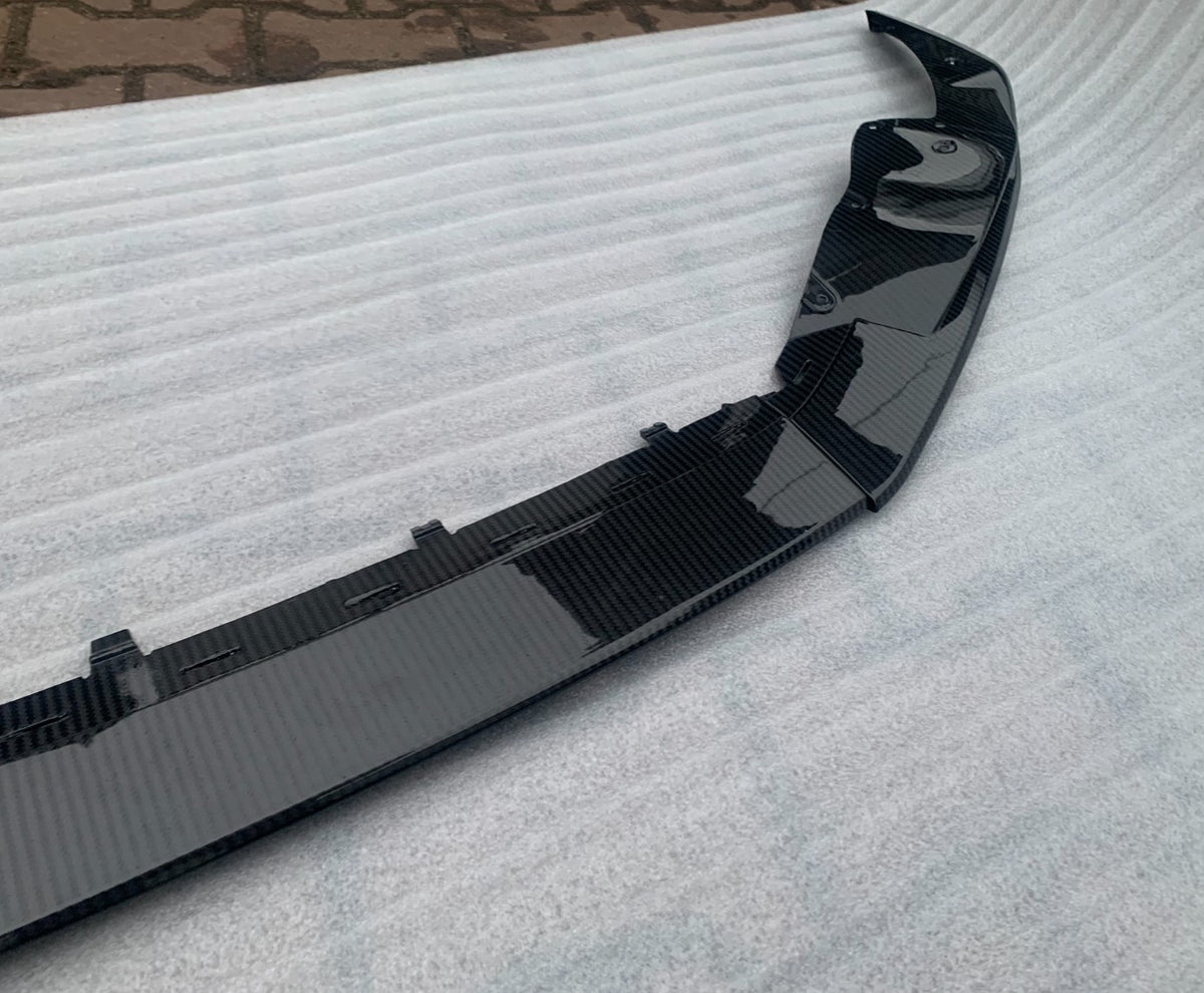 Carbon splitter corner piece and center panel, 3/4 view (OEM Style) – Audi R8 4S Facelift