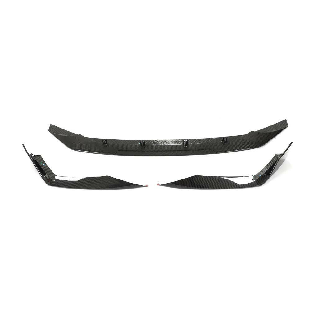 Háromrészes carbon fiber első koptató (közép + két sarokelem) elölnézetből (Euro V1 Style) – Audi RS6 C8 / RS7 C8