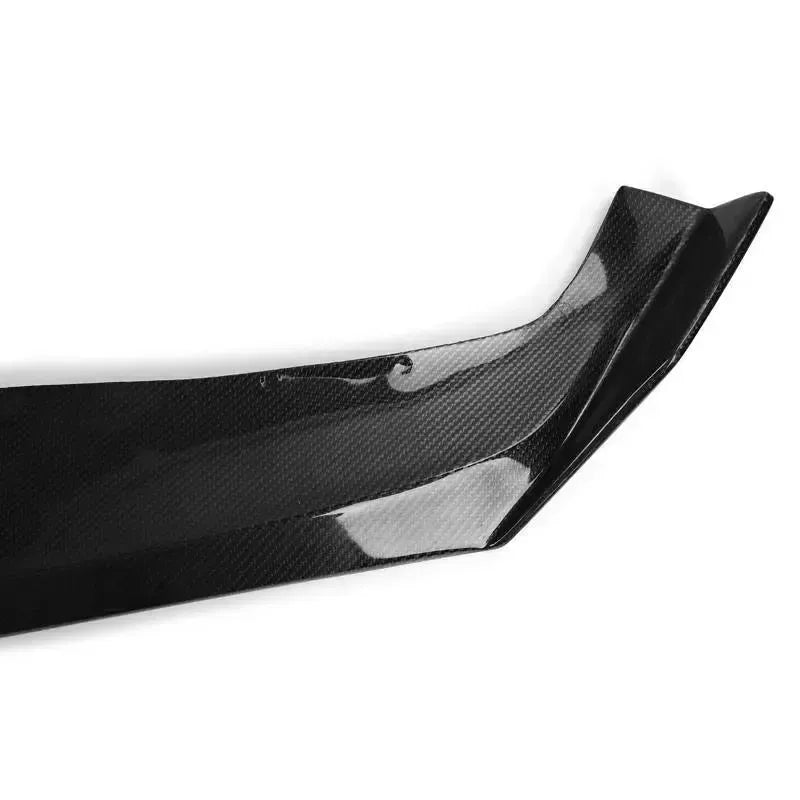 Carbon első koptató felhajló végszárnya és szövésmintája közelről (MAD Style) – BMW F30 3-as sorozat