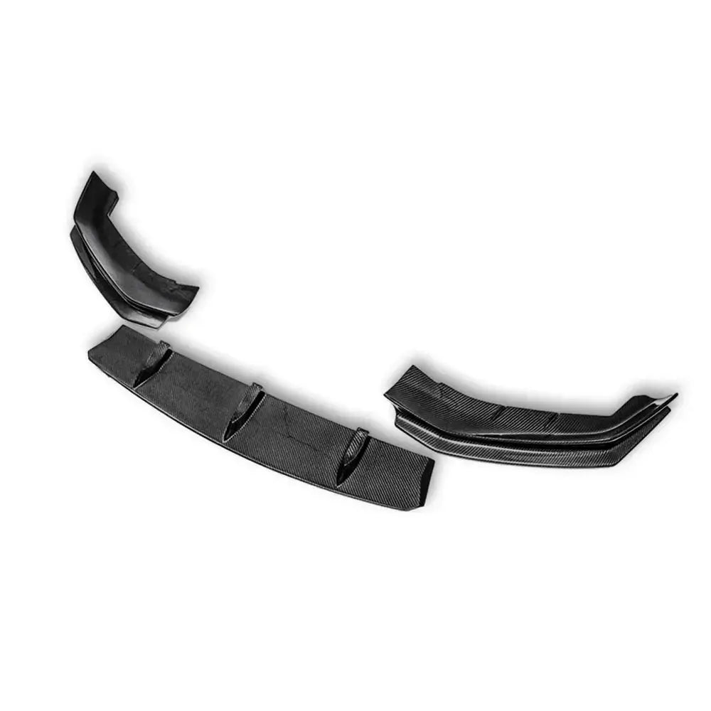 Three-piece carbon front lip, three-quarter view, on a white background (FD Style) – BMW G30 5 Series
