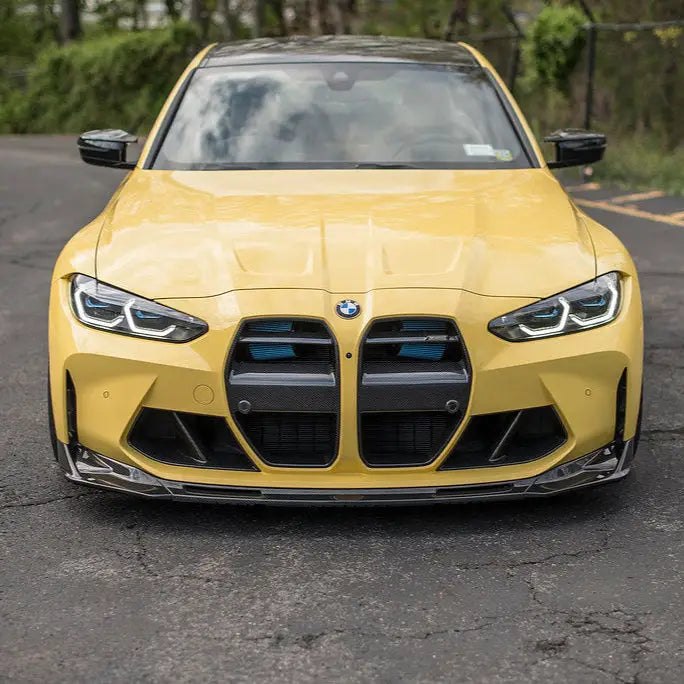 Vibráns sárga bmw m3 első lökhárító csomag carbon fiber elemmel és agresszív fekete kipufogó rendszerrel
