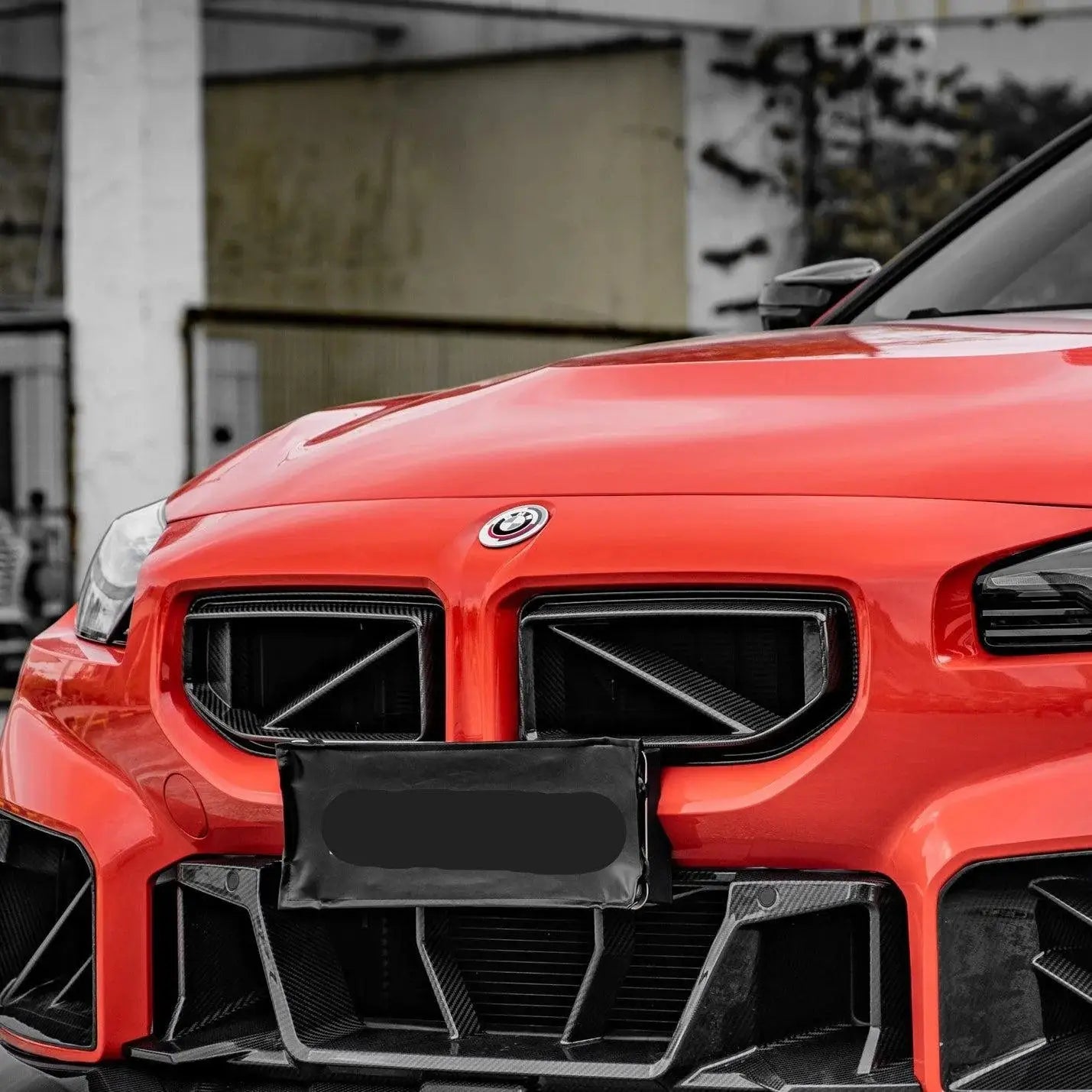Piros bmw m2 carbon fiber első lökhárító és vesék a bmw m3 kipufogó rendszerhez