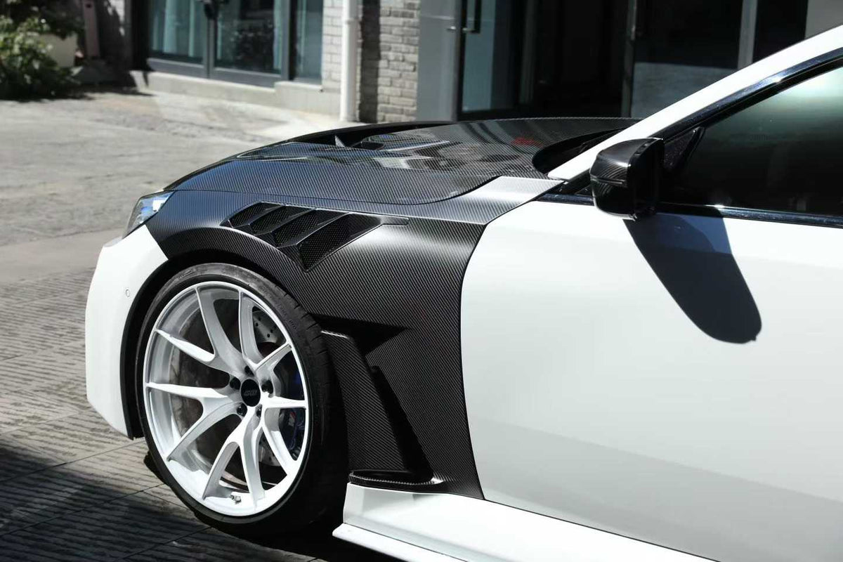 Fehér BMW G87 M2 carbon fiber első sárvédőívvel (N Style)