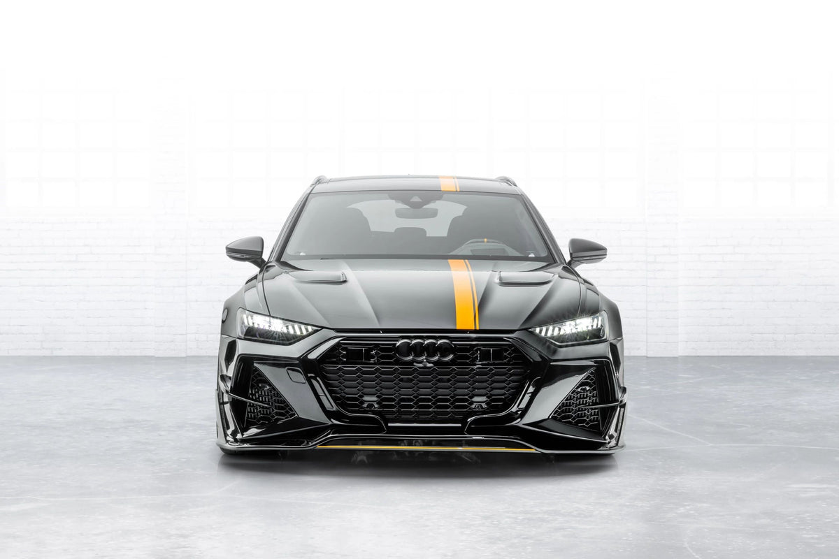 Fekete Audi RS6 Avant C8 narancssárga csíkkal szemből, felszerelt szellőzős motorháztetővel (MSY Style)