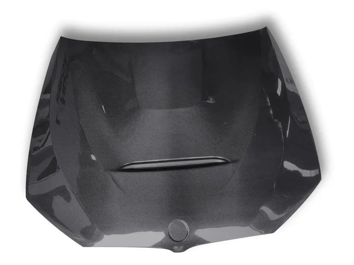 Exposed carbon hood with center slot vent, front view (GTS Style) – BMW G30 5 Series