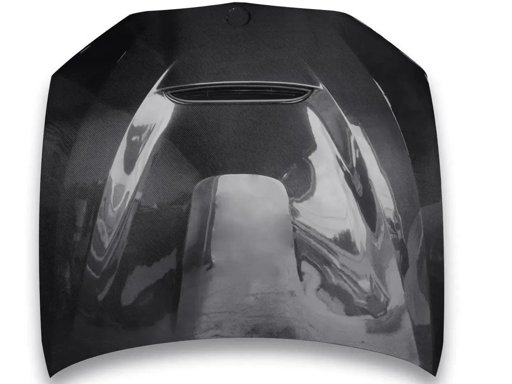 Carbon motorháztető hátulról, a szellőzővel és a kiemelt középrésszel (GTS Style) – BMW G30 5-ös sorozat