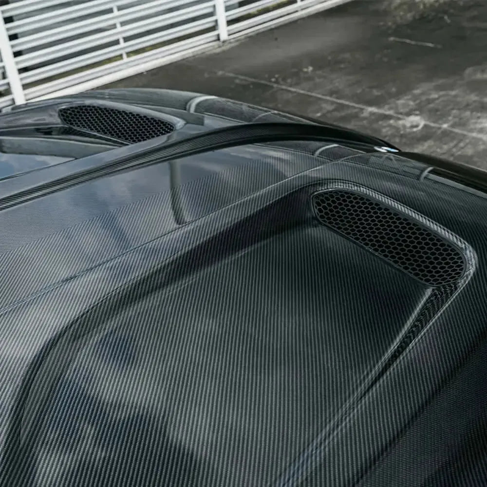Close-up of the hood vent opening next to the windshield (SQ Style) – BMW G90 M5
