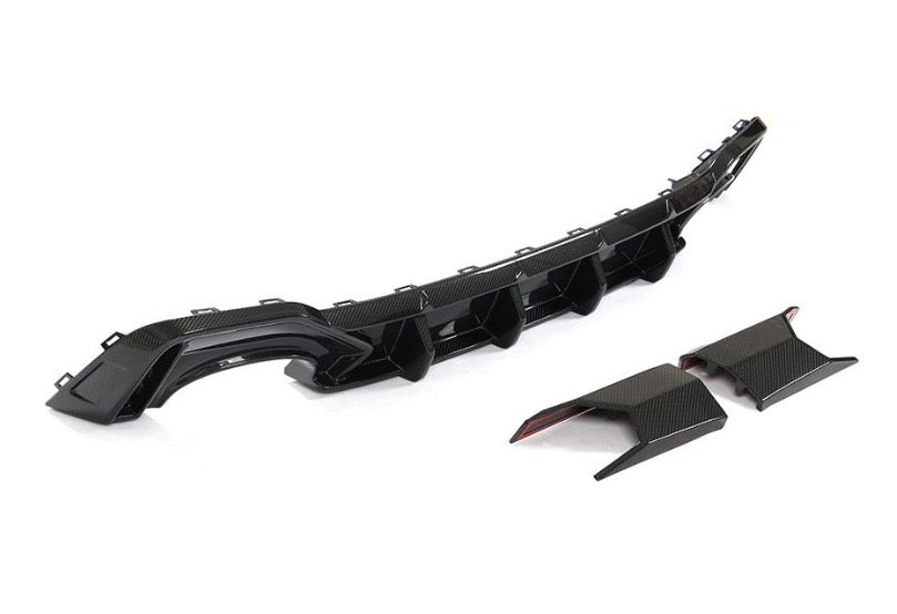 Carbon fiber hátsó diffúzor és két oldalsó eleme 3/4-es nézetből (Euro V1 Style) – Audi RS6 C8 / RS7 C8