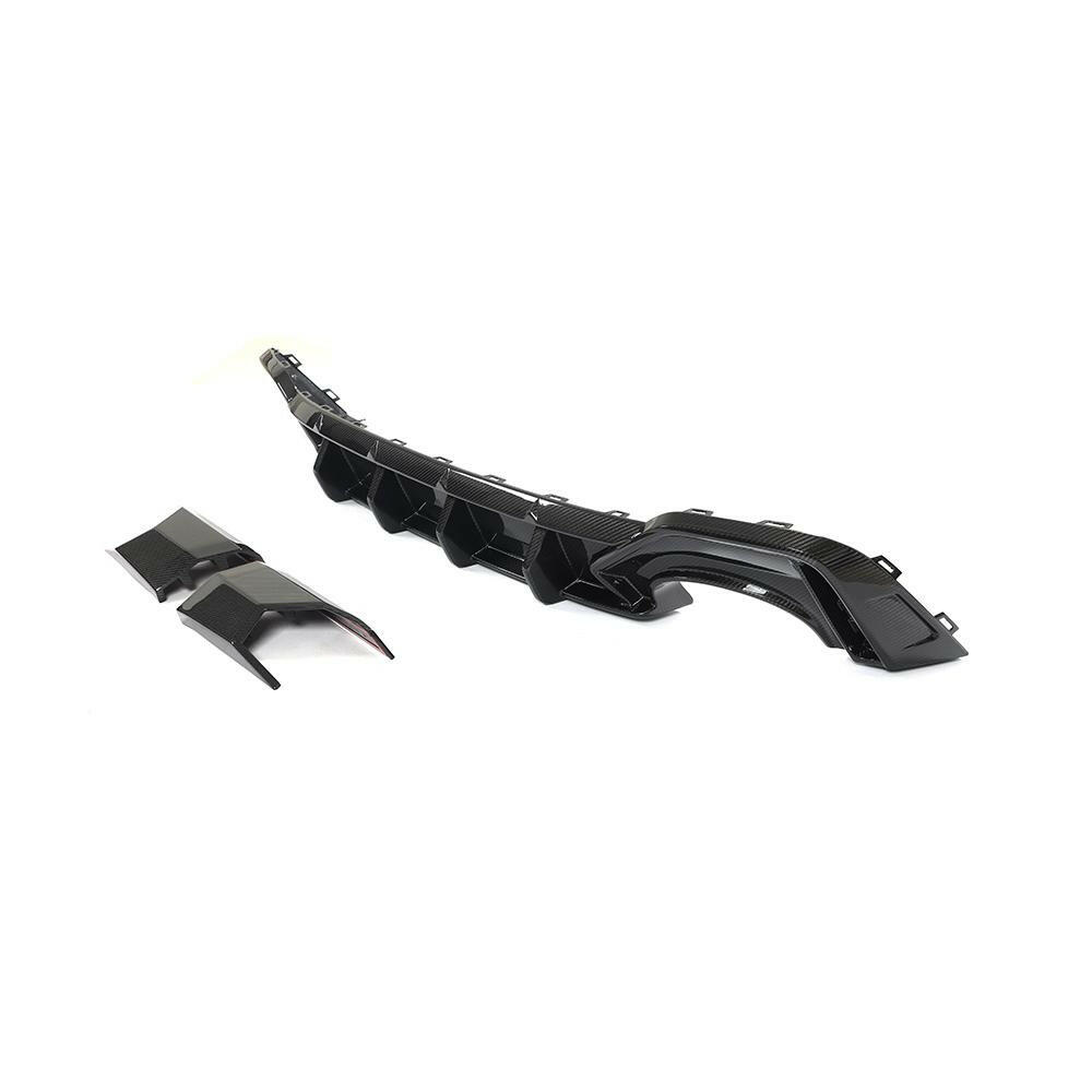 Háromrészes carbon diffúzor szett ferde 3/4-es szögből (Euro V1 Style) – Audi RS6 C8 / RS7 C8