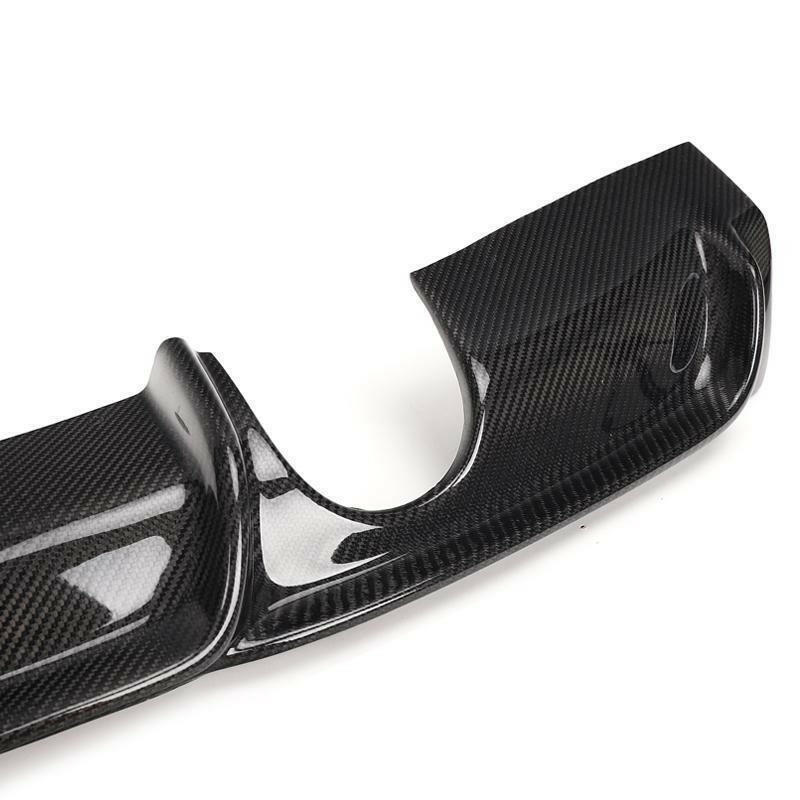 Carbon diffúzor vége a kipufogó kivágással, szövésminta közelről (MP Style) – BMW F30 3-as sorozat